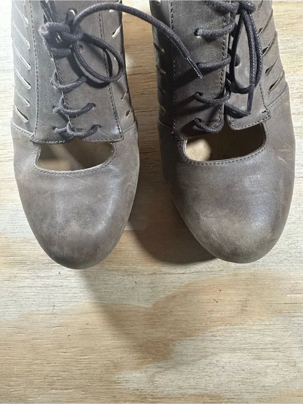 Coclico Lace-Up Cutout Heeled Shoes Women’s Size 6.5